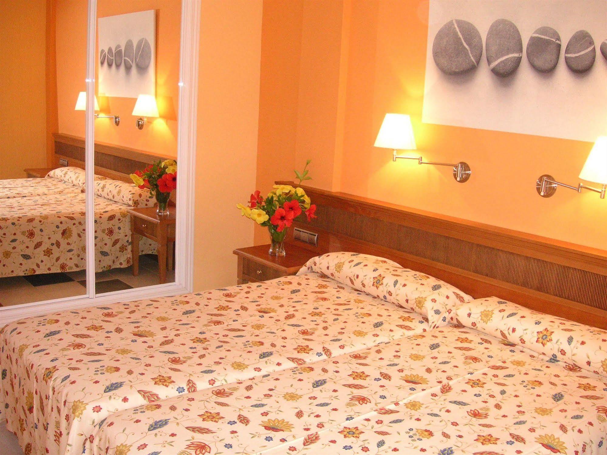 Aparthotel El Cerrito Playa Cancajos.- BreNa Baja  Kültér fotó